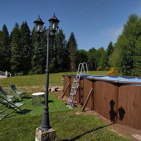 Gite Residence De La Fontaine A Compreignac Eksteriør billede
