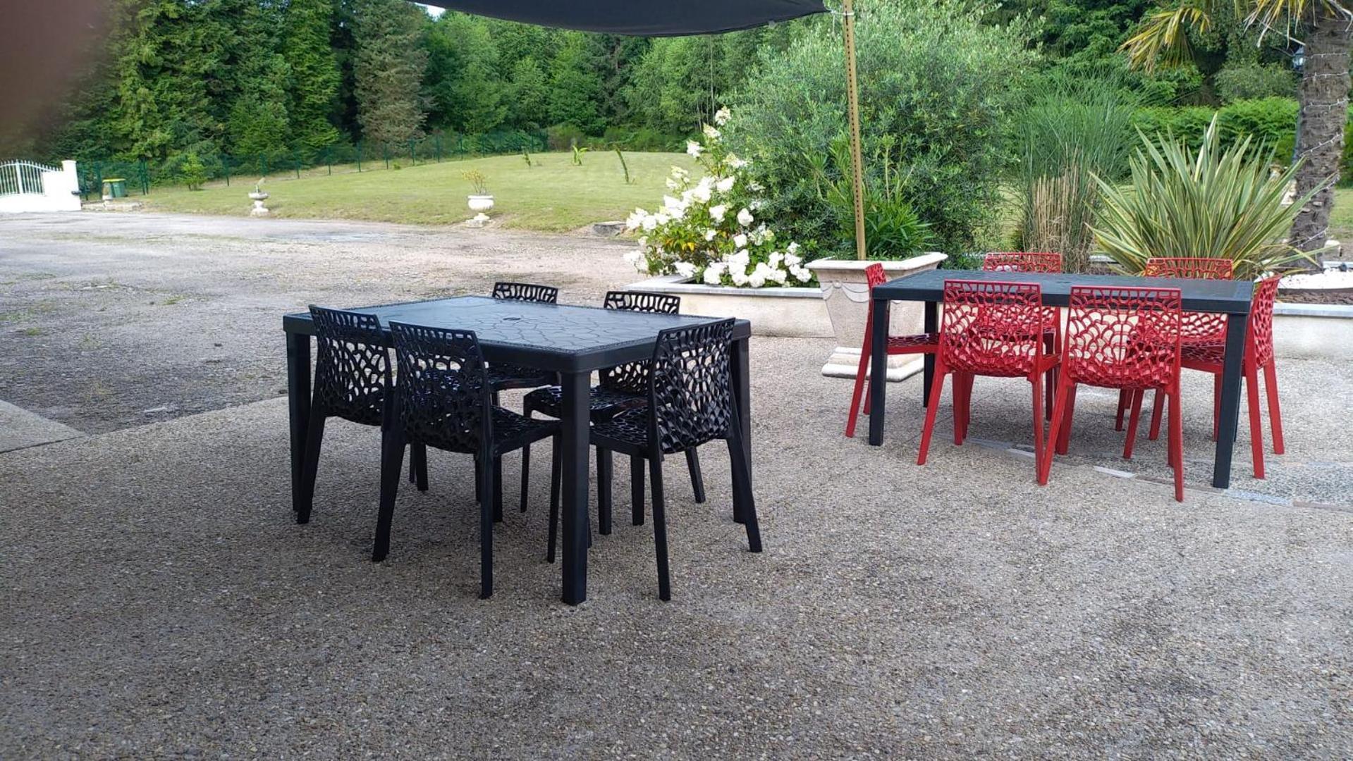 Gite Residence De La Fontaine A Compreignac Eksteriør billede